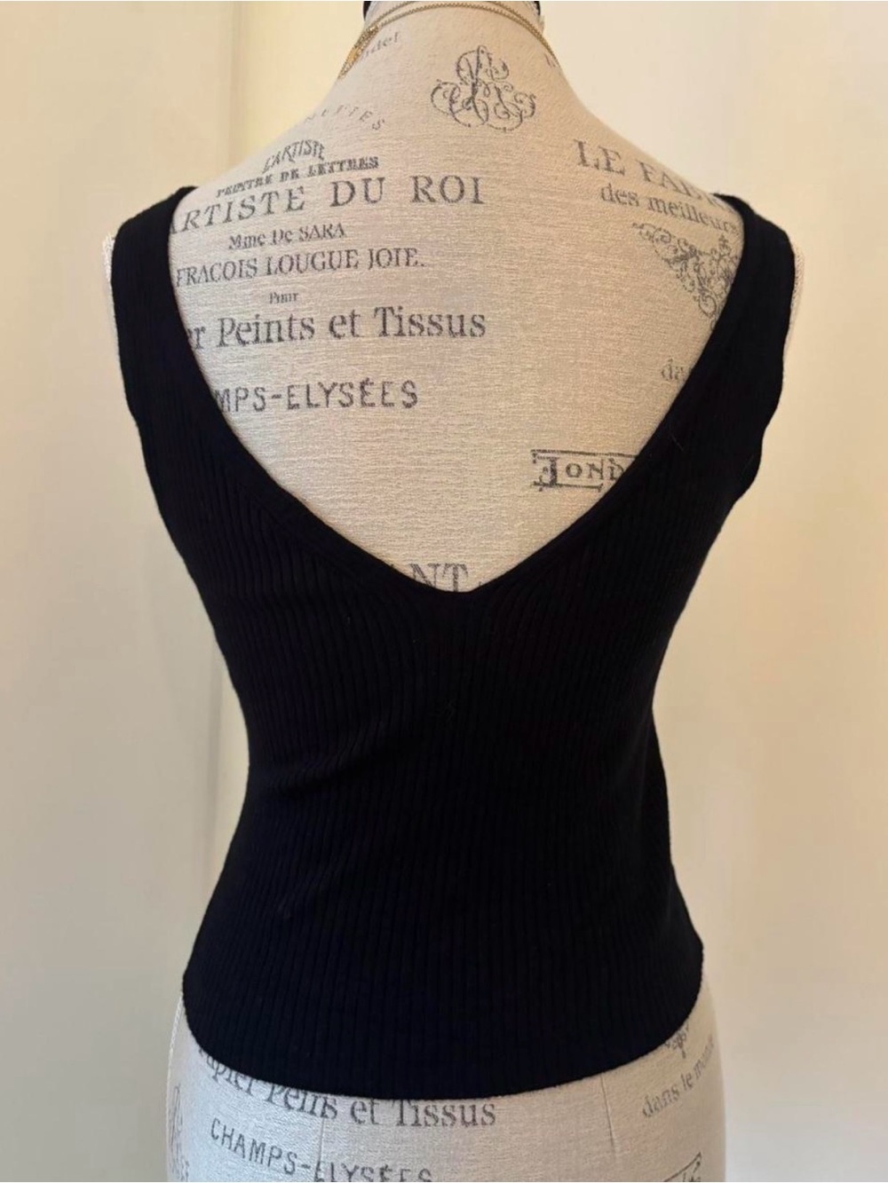 Dynamite Black Ribbed V-Neck Tank - Picture 3 of 5